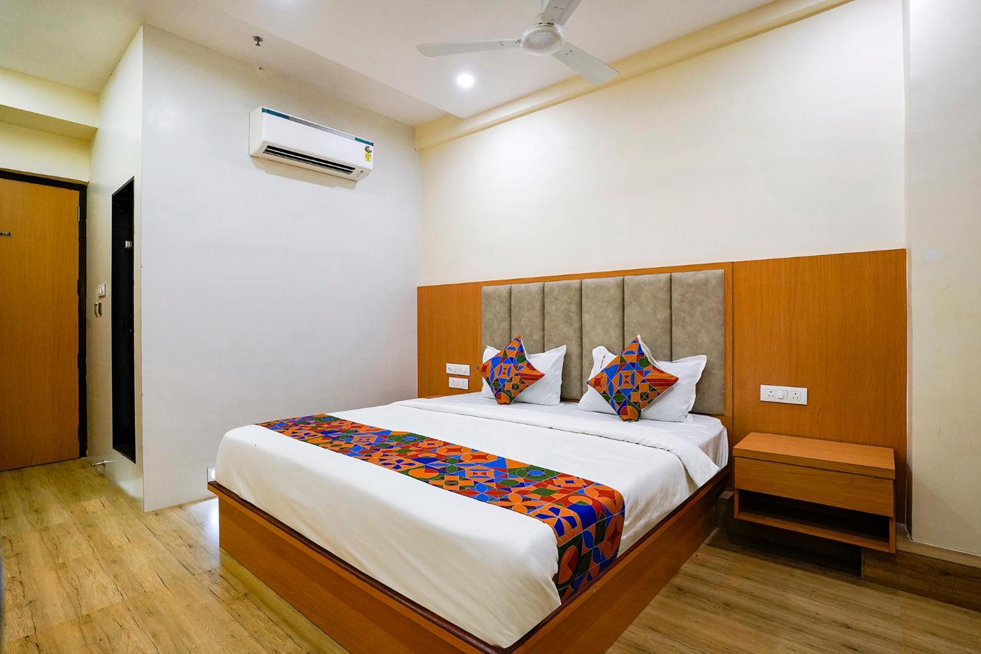 Fabhotel 7 Square - Nr Bkc مومباي المظهر الخارجي الصورة